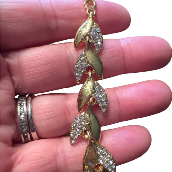 Gold and Diamond Leaf Adjustable Bracelet - Picture 4 of 6